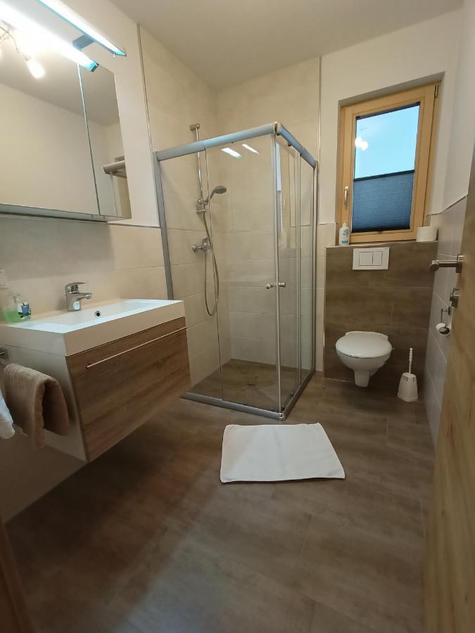 Leo Apartment